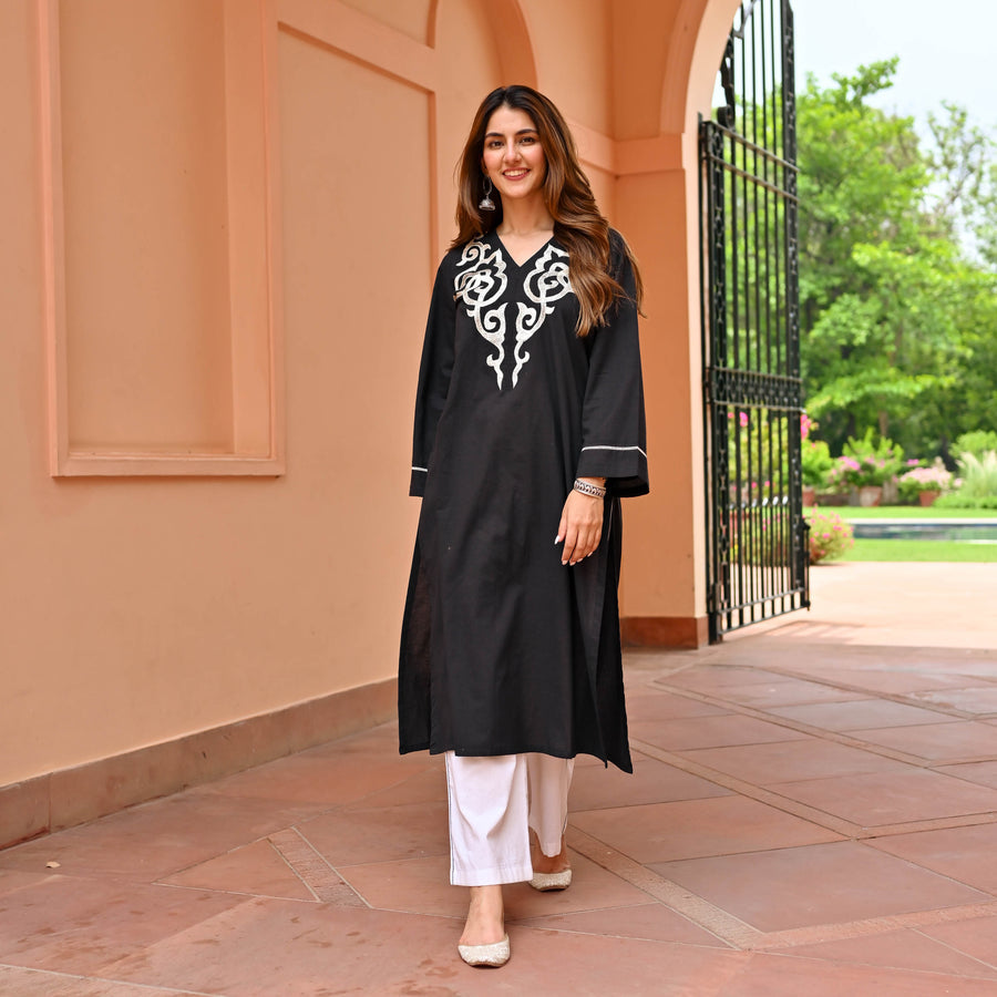 Chicken Embroidery Kurti Pant Set.