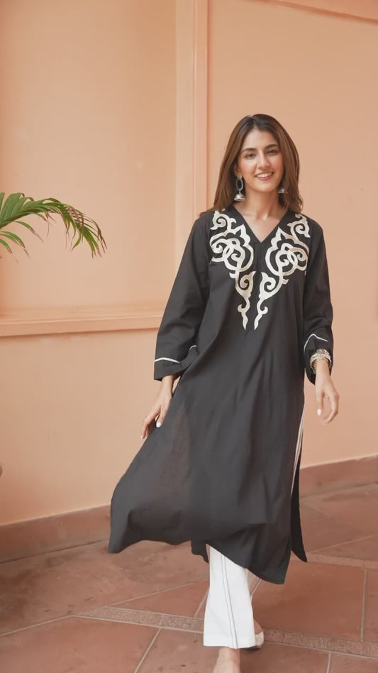 Chicken Embroidery Kurti Pant Set.